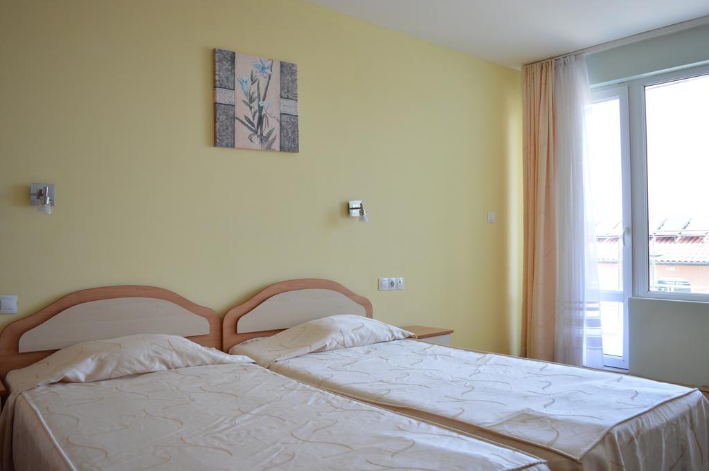 Family Hotel Coral Sozopol Bilik gambar