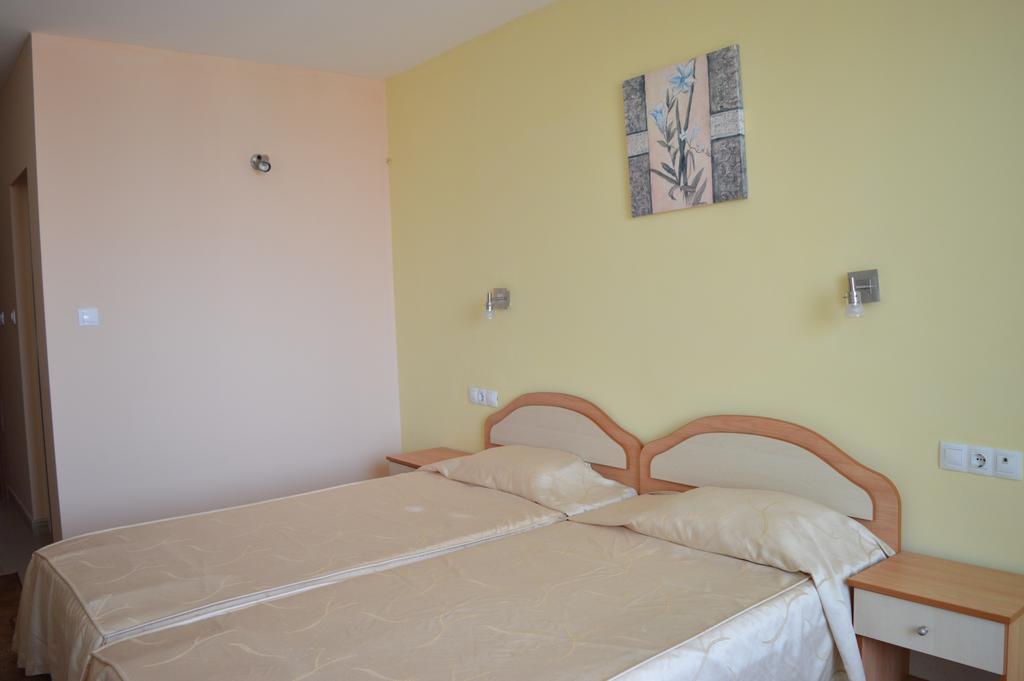 Family Hotel Coral Sozopol Bilik gambar